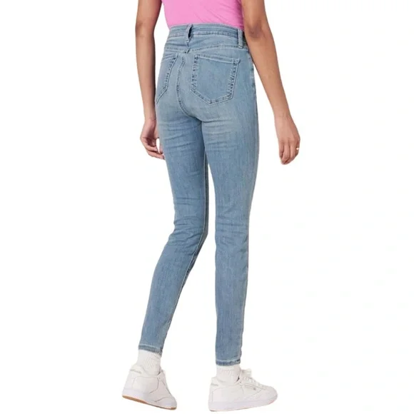 EUC Amazon Essentials Light Wash Skinny Jeans - Picture 4 of 10